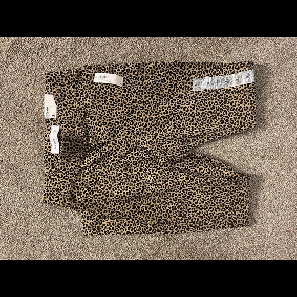 NWT animal print pants - Picture 2 of 2